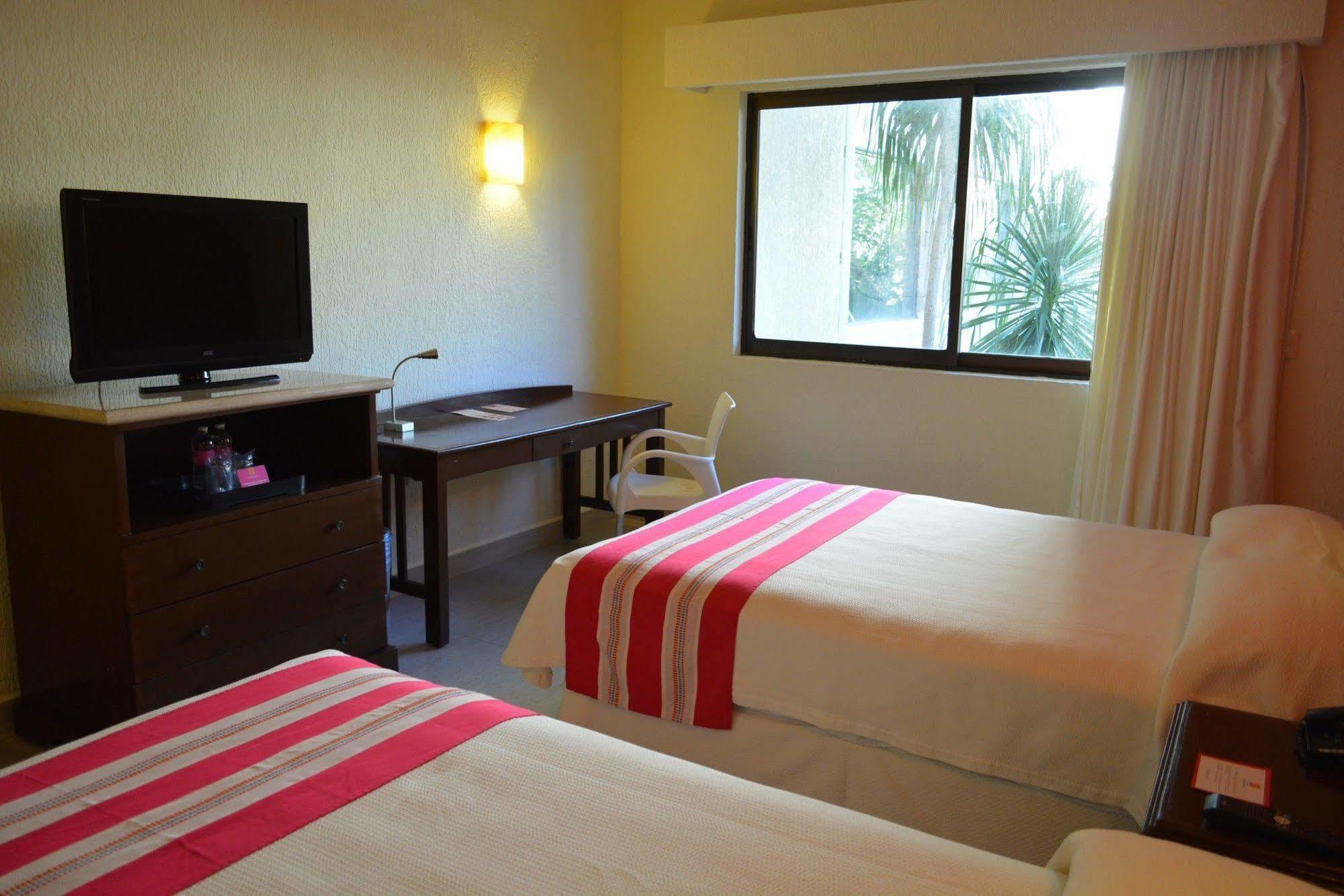 Hotel Margaritas Cancun Ngoại thất bức ảnh